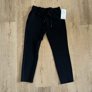 Lululemon On The Fly Woven Pants Size 4